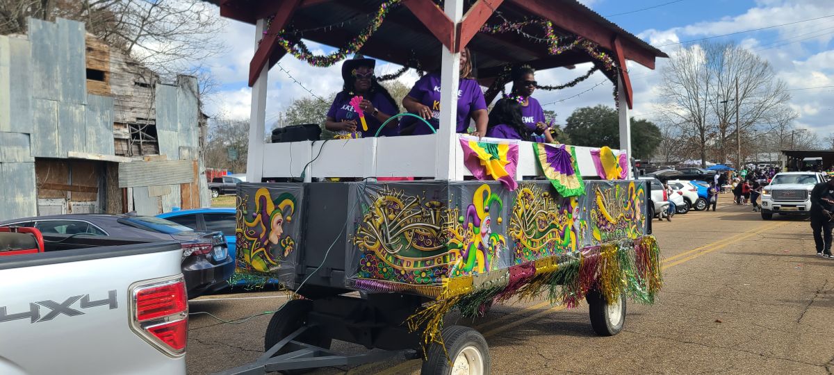 MARDI GRAS PARTICIPANTS