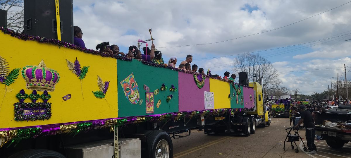 MARDI GRAS PARTICIPANT